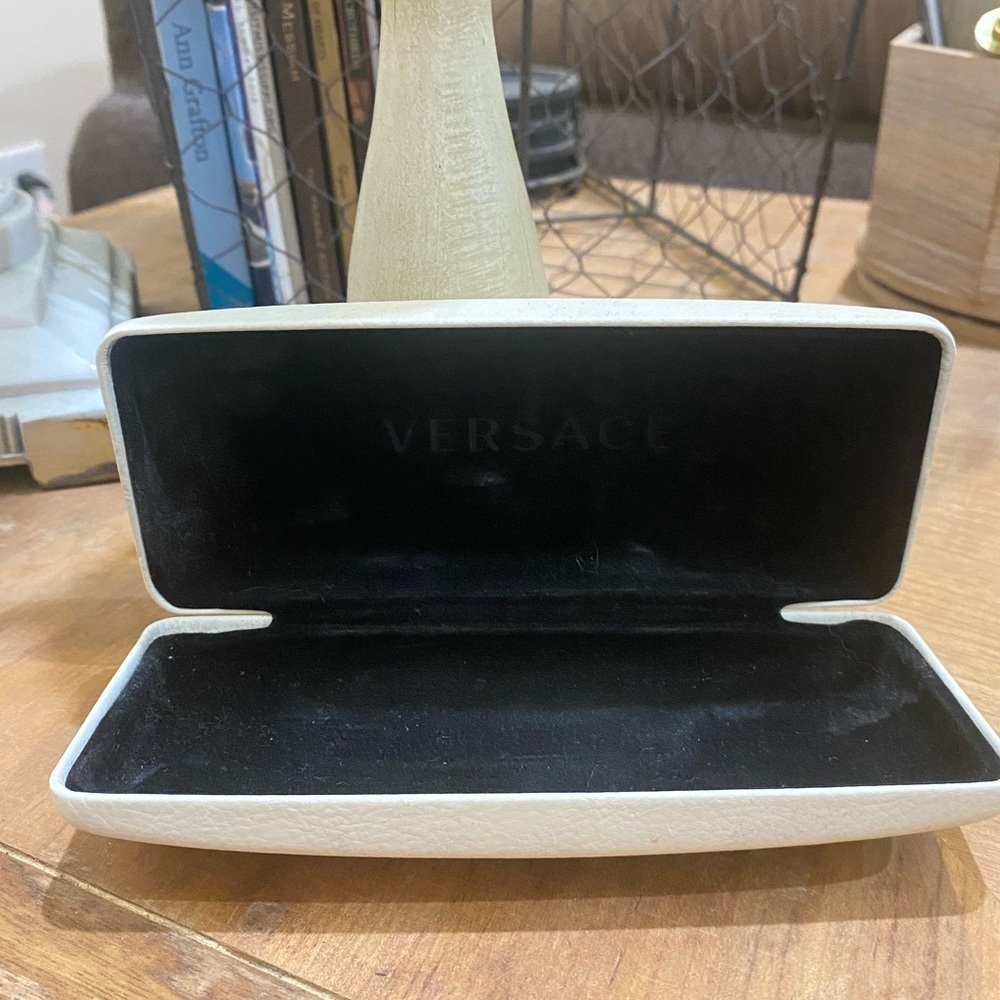 VERSACE Glasses / Shades Case - Picture 4 of 4